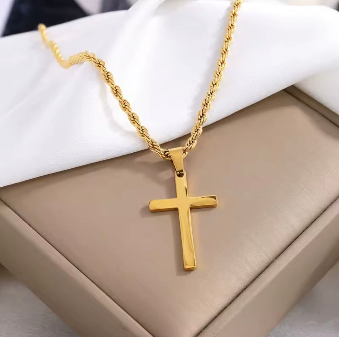 Minimal Cross Necklace
